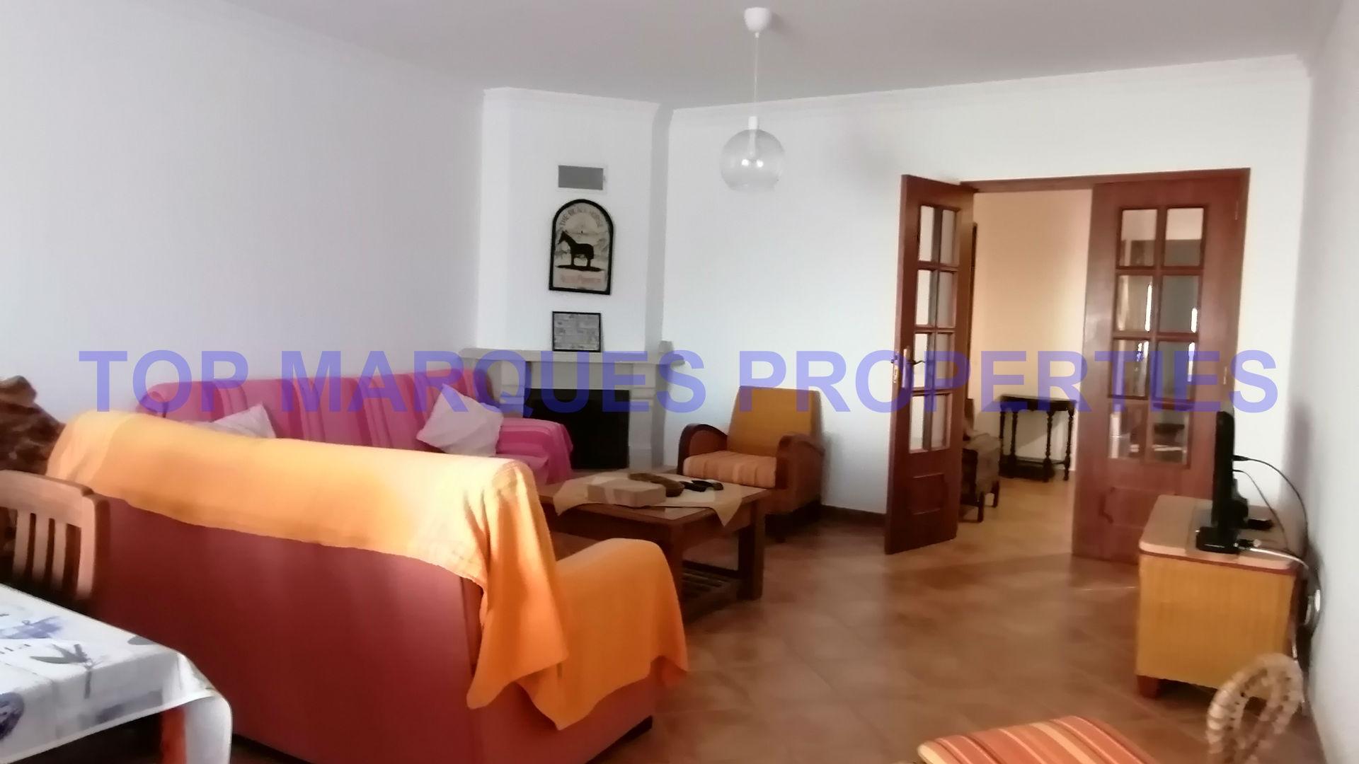 Apartamento T3 Arrendamento em Quelfes,Olhão