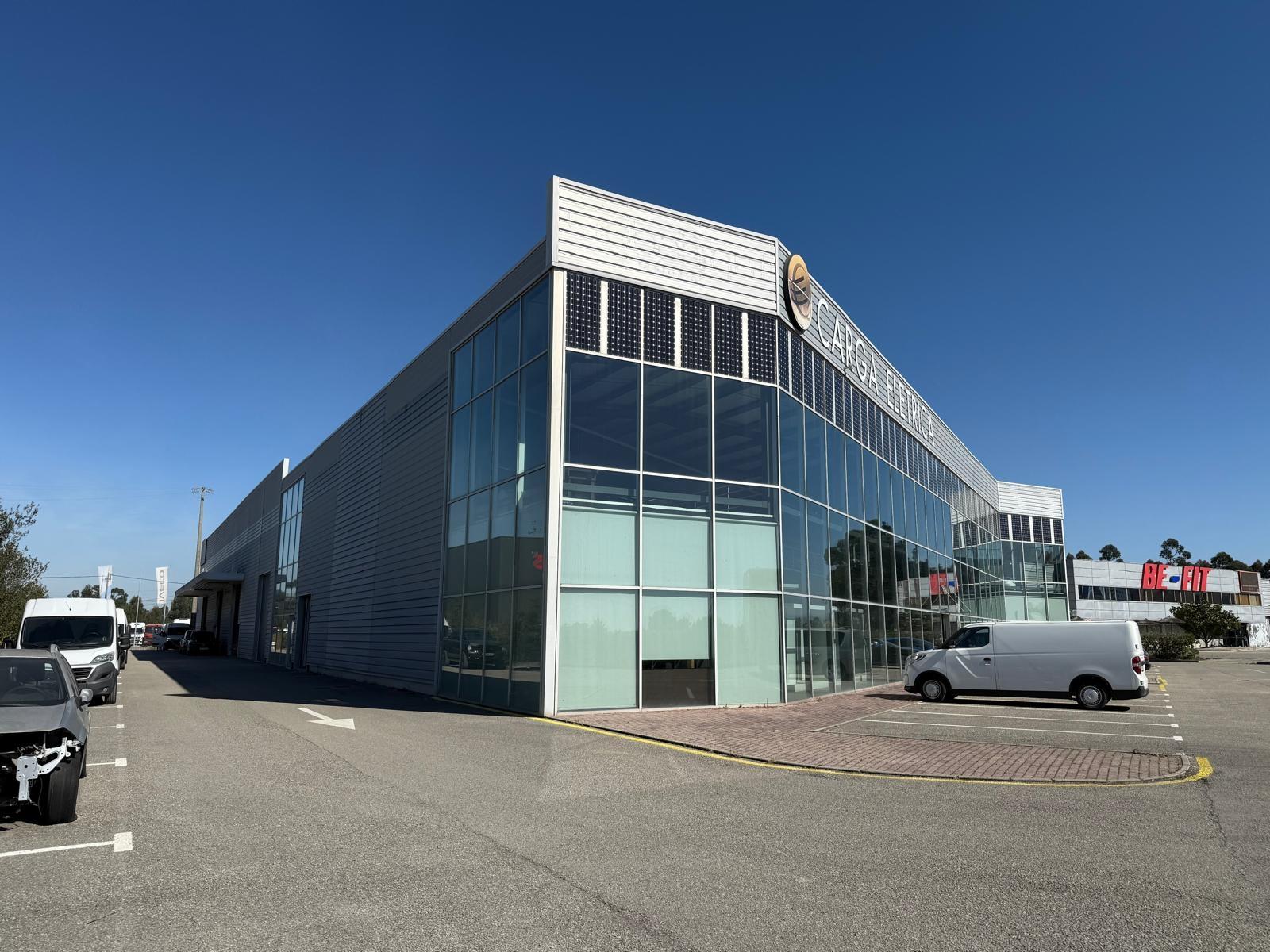 Arrenda-se Armazém, Espaço Comercial