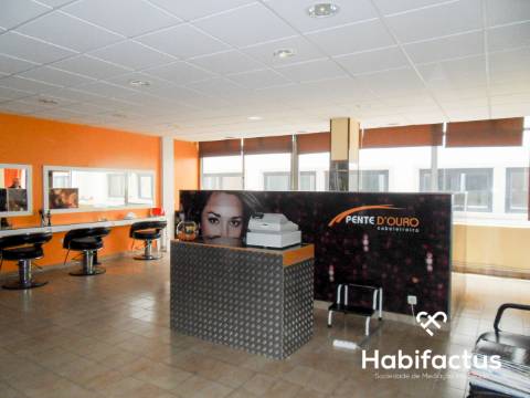 Loja destinada a comércio e serviços em Viseu