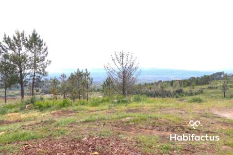 Lote de Terreno para Construção com Vista para a Serra da Estrela