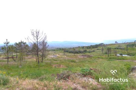 Lote de Terreno para Construção com Vista para a Serra da Estrela