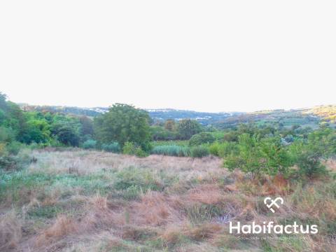 Terreno rústico com 6.600 m2 em Fragosela