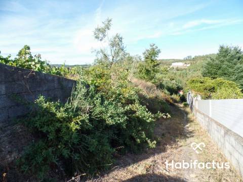 Terreno rústico com 6.600 m2 em Fragosela