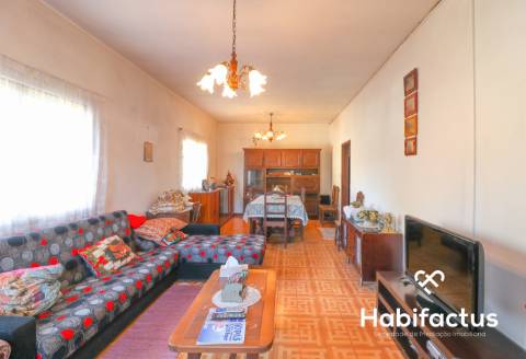 Moradia isolada em Pinheiro a três minutos do centro do Carregal do Sal