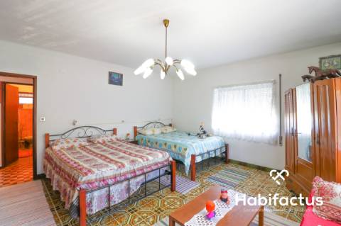 Moradia isolada em Pinheiro a três minutos do centro do Carregal do Sal