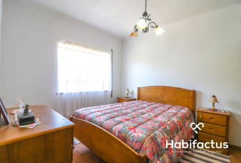 Moradia isolada em Pinheiro a três minutos do centro do Carregal do Sal