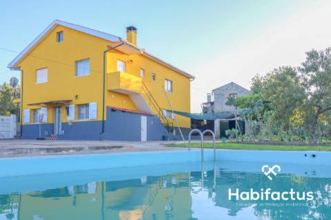 Moradia isolada em Pinheiro a três minutos do centro do Carregal do Sal