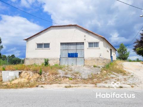 Armazém e Oficina para Venda em Viseu