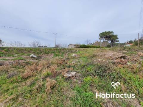 Terreno Urbano para construção com 1000 m2 para venda em Viseu