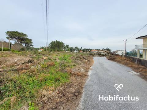 Terreno Urbano para construção com 1000 m2 para venda em Viseu