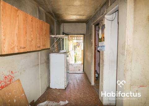 Moradia T3 em Sangemil para reabilitar