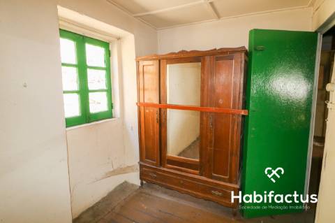 Moradia T3 em Sangemil para reabilitar