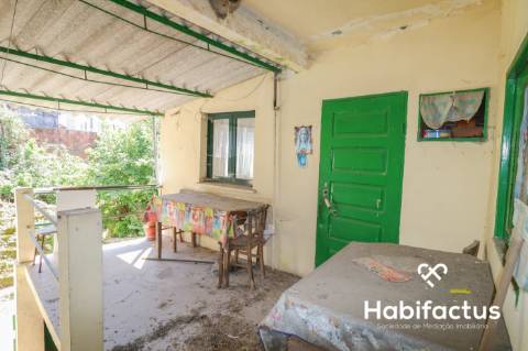 Moradia T3 em Sangemil para reabilitar