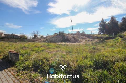 Lote de Terreno, com 1443m2, em Senhorim a 2 minutos de Nelas.