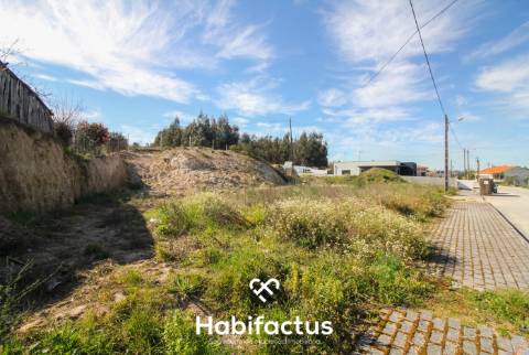 Lote de Terreno, com 1443m2, em Senhorim a 2 minutos de Nelas.