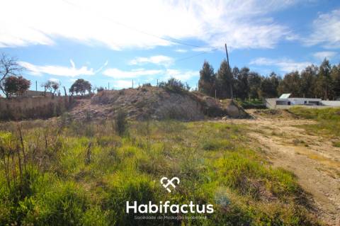 Lote de Terreno, com 1443m2, em Senhorim a 2 minutos de Nelas.