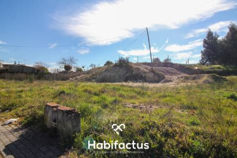 Lote de Terreno, com 1443m2, em Senhorim a 2 minutos de Nelas.