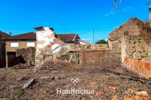 Moradia em Ruínas na Aldeia do Botulho, Tondela