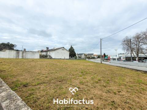 Lote de terreno com área de 900m2, situado na zona do Viso, em Viseu frente ao Recheio.