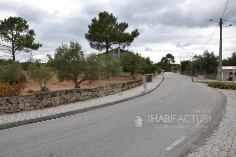 Moradia para Restaurar  Venda em Abrunhosa-a-Velha,Mangualde