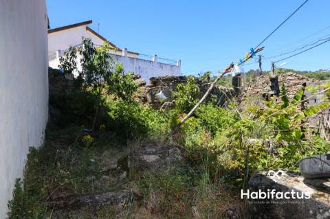 Moradia Devoluta  Venda em Santiago de Cassurrães e Póvoa de Cervães,Mangualde