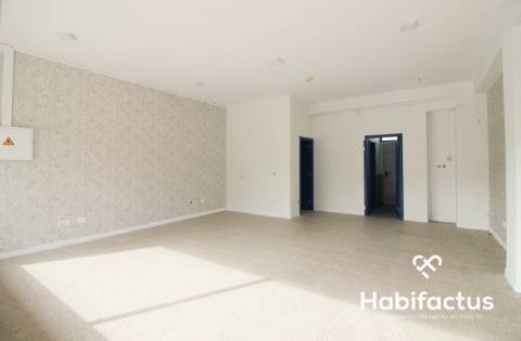 Loja no centro de Nelas