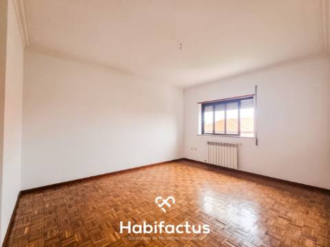 Andar moradia T4 em Jugueiros - Viseu