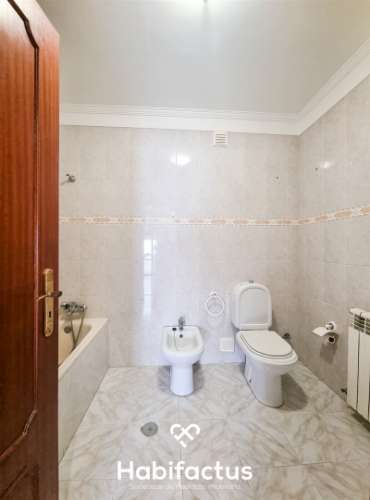 Andar moradia T4 em Jugueiros - Viseu