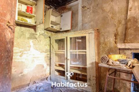 Duas Moradias em pedra para remodelar - Tondela