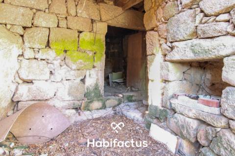 Duas Moradias em pedra para remodelar - Tondela