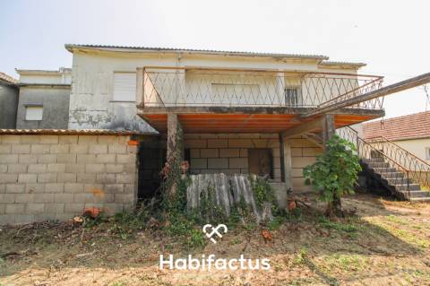 Moradia T2 a 12 minutos de Vila Nova de Paiva.