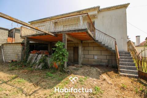 Moradia T2 a 12 minutos de Vila Nova de Paiva.