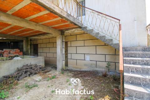 Moradia T2 a 12 minutos de Vila Nova de Paiva.