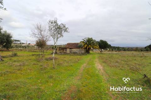 Terreno com vista incrível para a Serra da Estrela