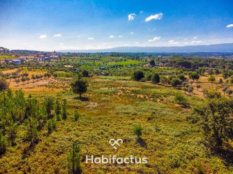 Terreno com vista incrível para a Serra da Estrela