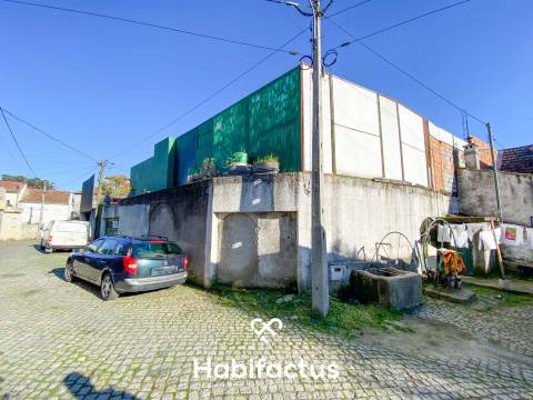 Moradia com vista para a Serra da Estrela para reconstruir em Nelas - Viseu