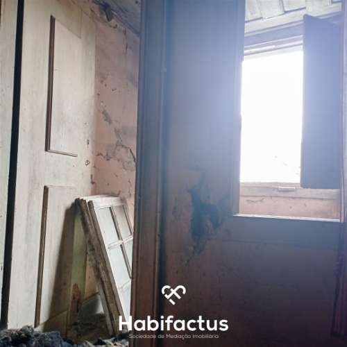 Moradia para restaurar em Tondela, com grande potencial e localização privilegiada!