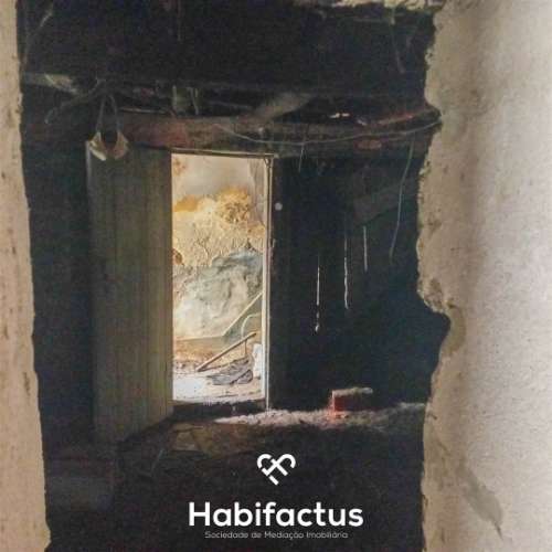 Moradia para restaurar em Tondela, com grande potencial e localização privilegiada!