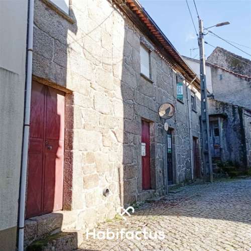 Moradia para Reabilitar perto de Tondela