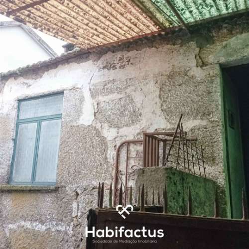 Moradia para Reabilitar perto de Tondela