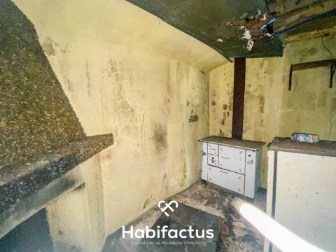 MoradiaT2 para remodelar em Nelas