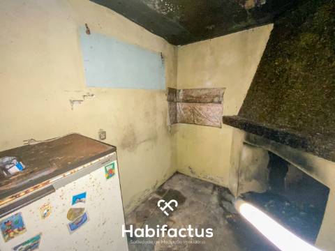 MoradiaT2 para remodelar em Nelas