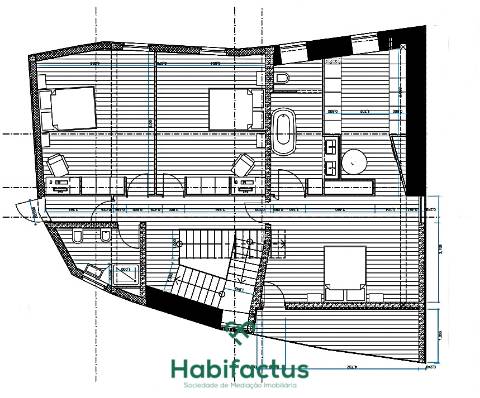Moradia com projeto para reconstrução.