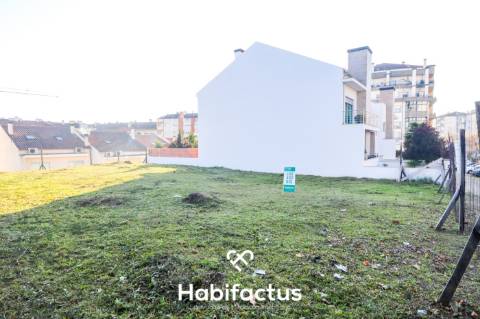 Lote de terreno de 510 m2, com viabilidade para construção de uma moradia de ponta em Viseu.