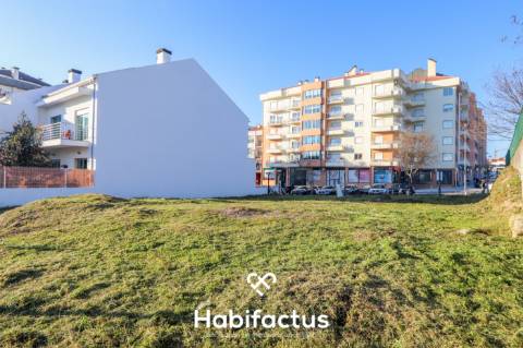 Lote de terreno de 510 m2, com viabilidade para construção de uma moradia de ponta em Viseu.