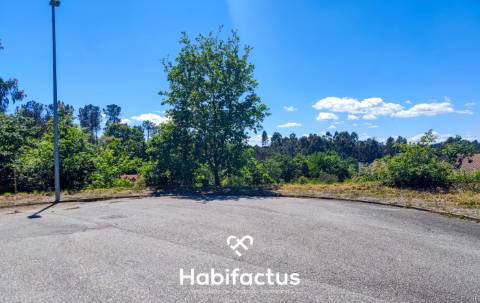 2 Lotes de Terreno à Venda em Viseu