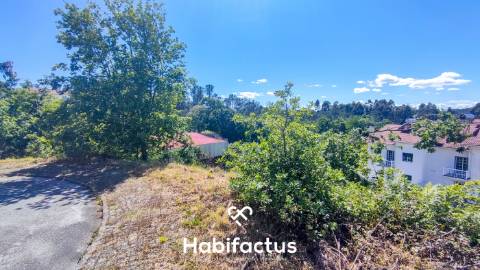 2 Lotes de Terreno à Venda em Viseu