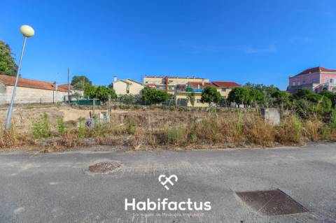 Lote para construção de moradia de ponta - Nelas