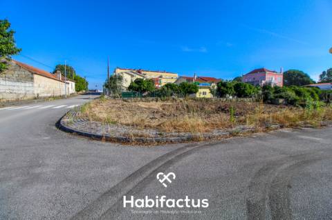 Lote para construção de moradia de ponta - Nelas