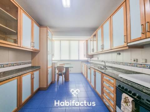 Apartamento T3  para venda, junto ao Rossio de Viseu